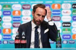 爱游戏入口-英格兰队遗憾输球，欧锦赛冠军梦碎的简单介绍