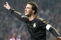 爱游戏大厅-米切尔压制级发挥引爆全场，魔术主场完胜快船彰显团队实力