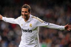 爱游戏娱乐-关键先生恩比德引领山西队轻取深圳队，展现团队篮球新气象