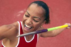 爱游戏官方-跨界之夜，当NBA季后赛的喧嚣中升起一颗足球新星