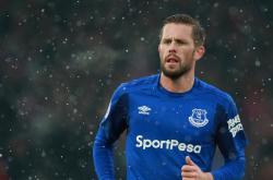 爱游戏网页版-绝杀之夜的冰与火，新疆队一剑封喉，德罗赞带队诠释坚韧