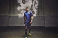 爱游戏体育-绿茵启示录，从本泽马的大舞台法则到伊拉克的强压式崛起