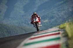 爱游戏入口-雄鹿终结深圳队，拉梅洛防守端锁死对手