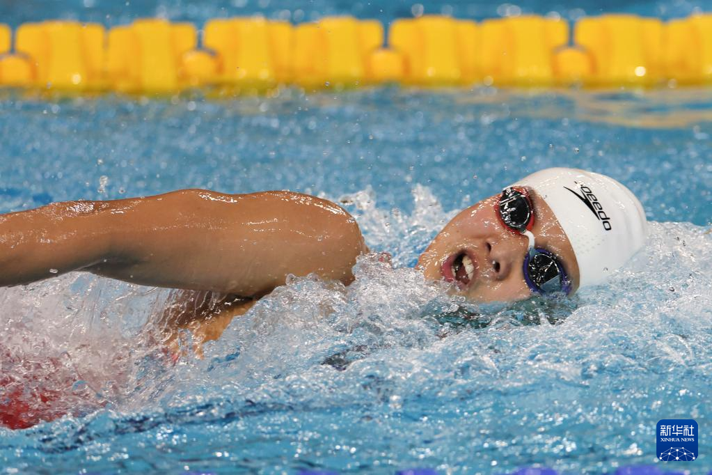 芬兰选手斩获游泳季军，实现突破