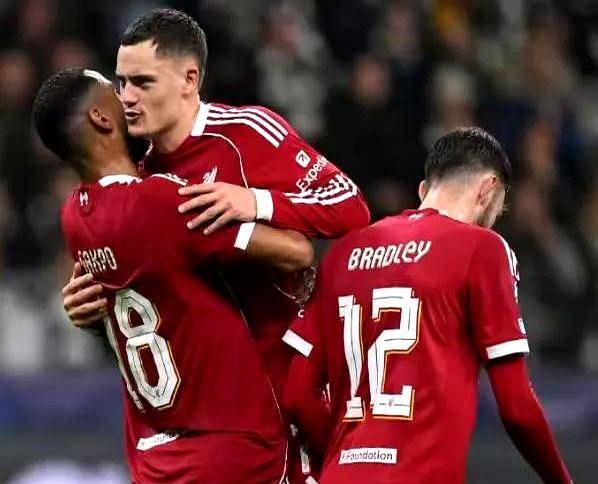 阿贾克斯完胜对手,晋级欧冠八强 阿贾克斯完胜对手,晋级欧冠八强