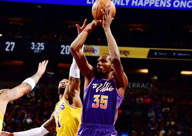 湖人双杀雷霆，戴维斯开门纳博了+全队稳健的简单介绍