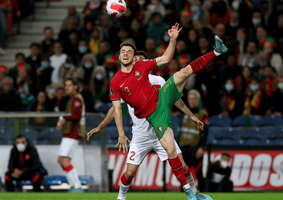 包含奥格斯堡客场大胜，球队信心大增的词条