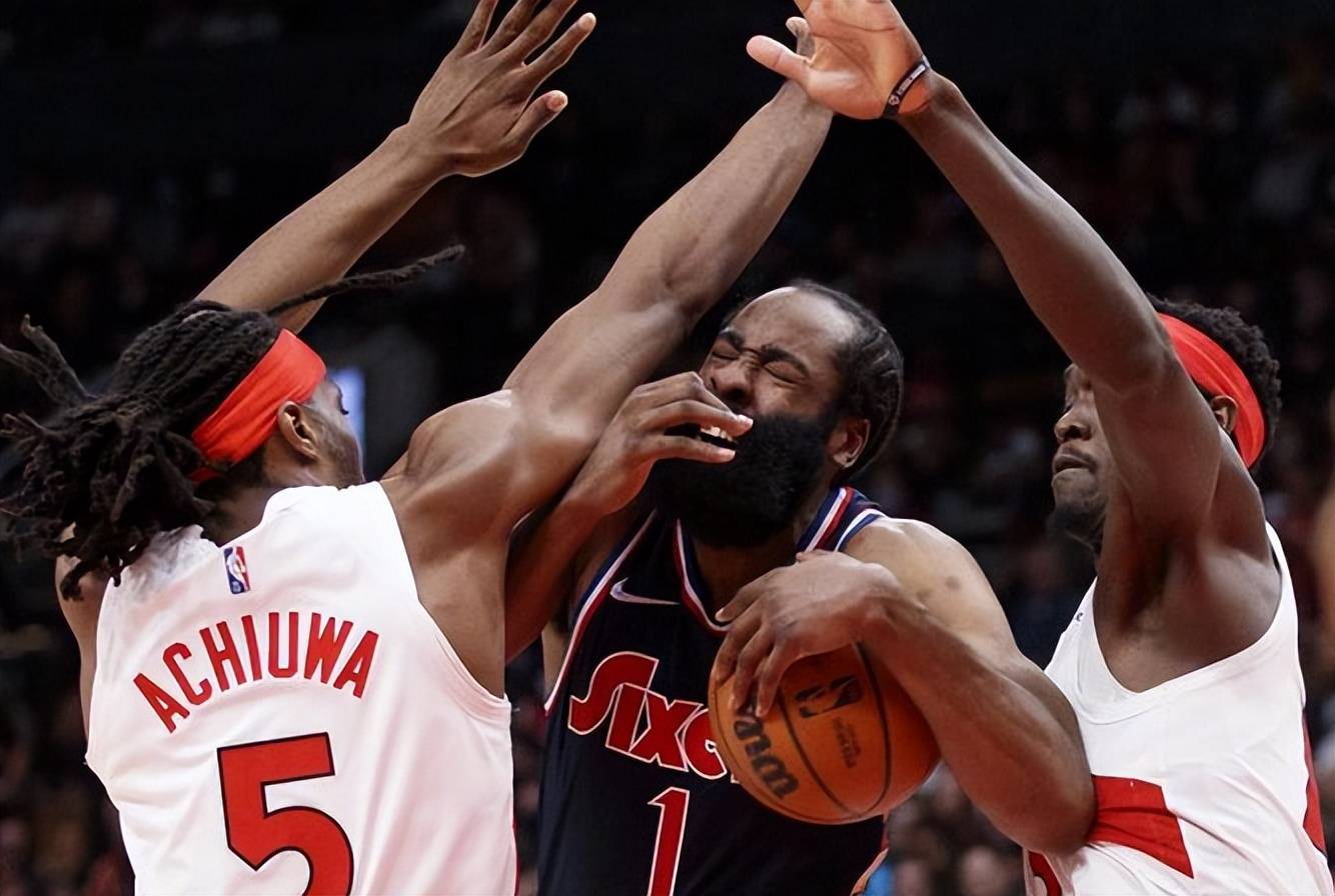 深圳队险胜热火，布克惊艳四座的简单介绍