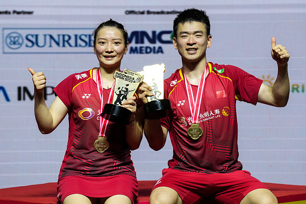 包含印尼队轻取日本队，辛杜状态火热的词条