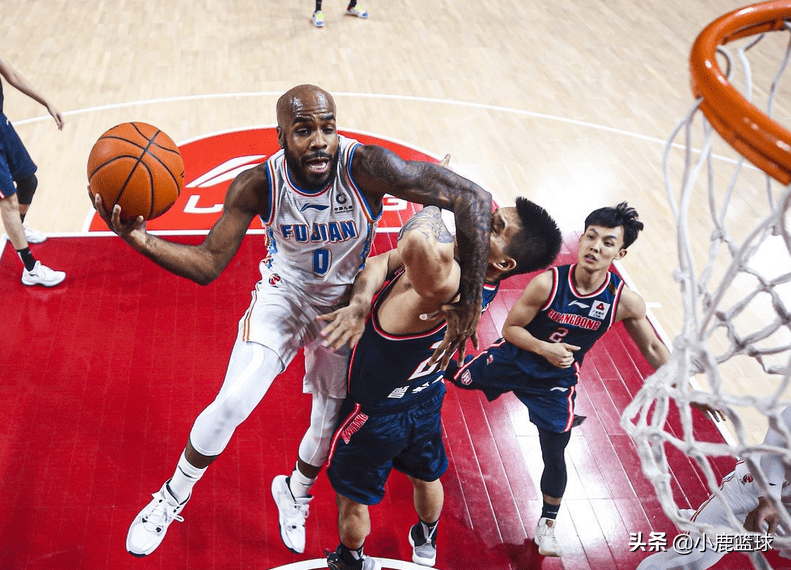 弗兰维内尔传中精准,帮助球队破门得分的简单介绍 弗兰维内尔传中精准,帮助球队破门得分的简单介绍