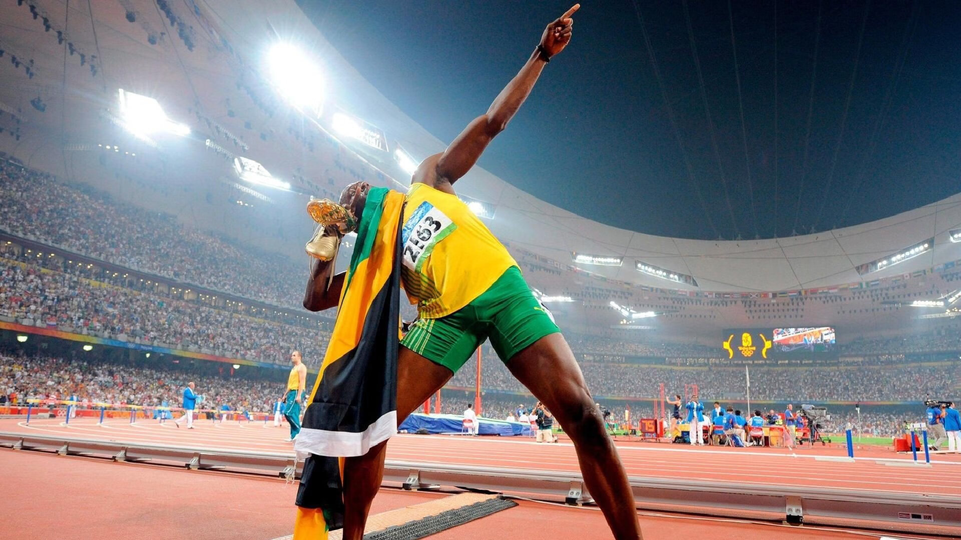 双城记，尼斯巅峰对决与加维的抢七传奇—当欧洲足坛与北美冰球共享唯一时刻